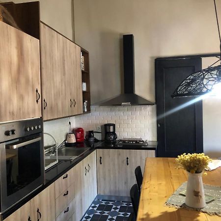 Apartamento Hospitality In Historical & Mythical Peloponnese 2 Corinto Exterior foto